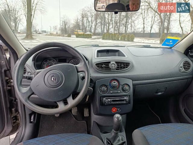 Серый Рено Клио, объемом двигателя 1.2 л и пробегом 192 тыс. км за 4850 $, фото 11 на Automoto.ua