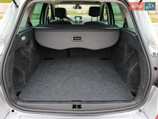 Серый Рено Клио, объемом двигателя 1.6 л и пробегом 166 тыс. км за 7200 $, фото 28 на Automoto.ua