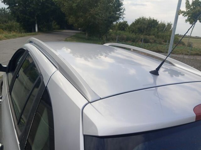 Серый Рено Клио, объемом двигателя 1.2 л и пробегом 200 тыс. км за 4200 $, фото 5 на Automoto.ua