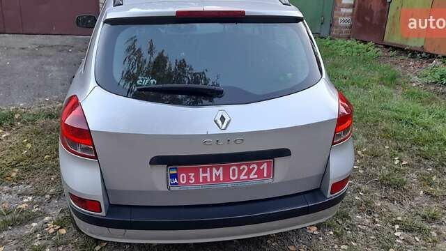Серый Рено Клио, объемом двигателя 1.2 л и пробегом 200 тыс. км за 5200 $, фото 4 на Automoto.ua