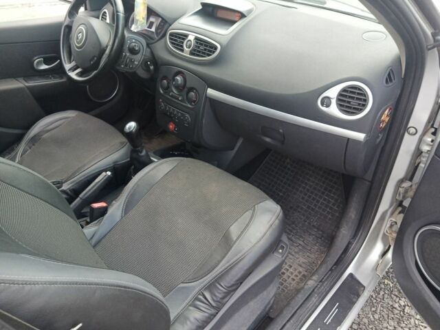 Серый Рено Клио, объемом двигателя 1.2 л и пробегом 200 тыс. км за 4200 $, фото 8 на Automoto.ua