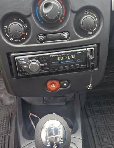 Серый Рено Клио, объемом двигателя 1.15 л и пробегом 194 тыс. км за 4499 $, фото 1 на Automoto.ua