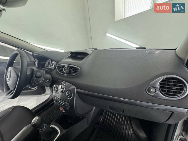 Сірий Рено Кліо, об'ємом двигуна 1.5 л та пробігом 189 тис. км за 5399 $, фото 10 на Automoto.ua