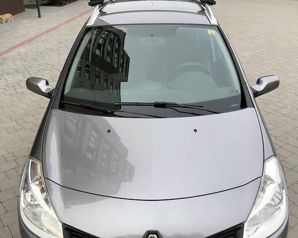 Серый Рено Клио, объемом двигателя 1.6 л и пробегом 185 тыс. км за 5900 $, фото 21 на Automoto.ua