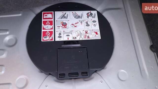 Серый Рено Клио, объемом двигателя 1.2 л и пробегом 200 тыс. км за 5200 $, фото 25 на Automoto.ua