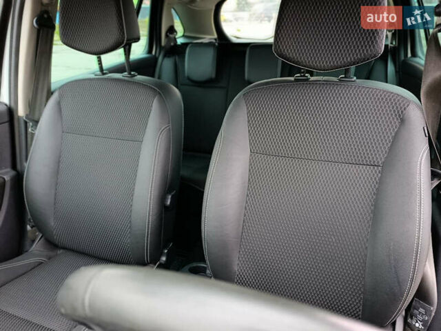 Серый Рено Клио, объемом двигателя 1.6 л и пробегом 166 тыс. км за 7200 $, фото 20 на Automoto.ua