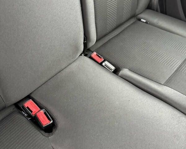 Серый Рено Клио, объемом двигателя 1.2 л и пробегом 191 тыс. км за 5500 $, фото 38 на Automoto.ua