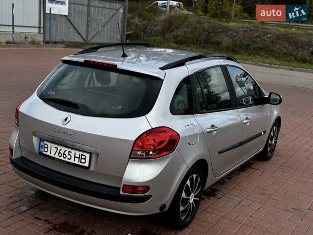 Серый Рено Клио, объемом двигателя 1.1 л и пробегом 217 тыс. км за 5200 $, фото 8 на Automoto.ua