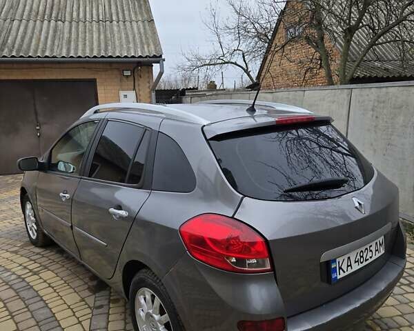 Серый Рено Клио, объемом двигателя 1.46 л и пробегом 176 тыс. км за 3999 $, фото 9 на Automoto.ua