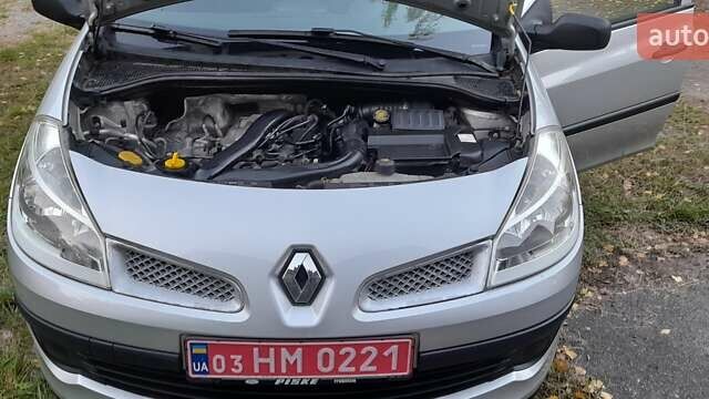 Серый Рено Клио, объемом двигателя 1.2 л и пробегом 200 тыс. км за 5200 $, фото 21 на Automoto.ua