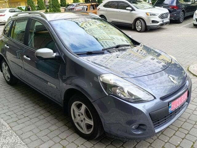 Серый Рено Клио, объемом двигателя 1.6 л и пробегом 228 тыс. км за 6000 $, фото 1 на Automoto.ua