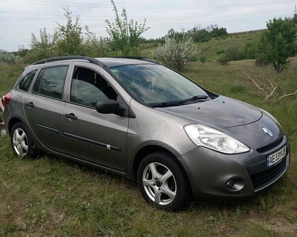 Сірий Рено Кліо, об'ємом двигуна 1.15 л та пробігом 99 тис. км за 5400 $, фото 1 на Automoto.ua