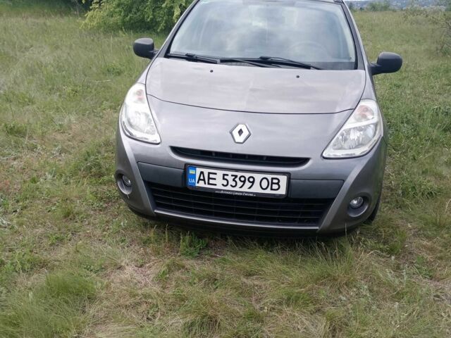Серый Рено Клио, объемом двигателя 1.2 л и пробегом 98 тыс. км за 5600 $, фото 5 на Automoto.ua