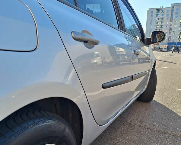 Сірий Рено Кліо, об'ємом двигуна 1.46 л та пробігом 277 тис. км за 4200 $, фото 12 на Automoto.ua