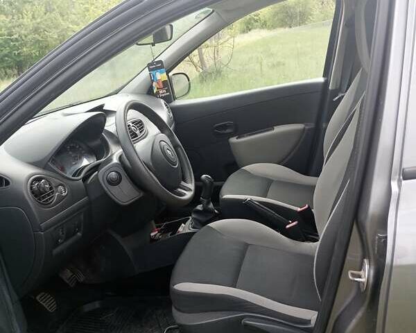 Сірий Рено Кліо, об'ємом двигуна 1.15 л та пробігом 99 тис. км за 5400 $, фото 8 на Automoto.ua