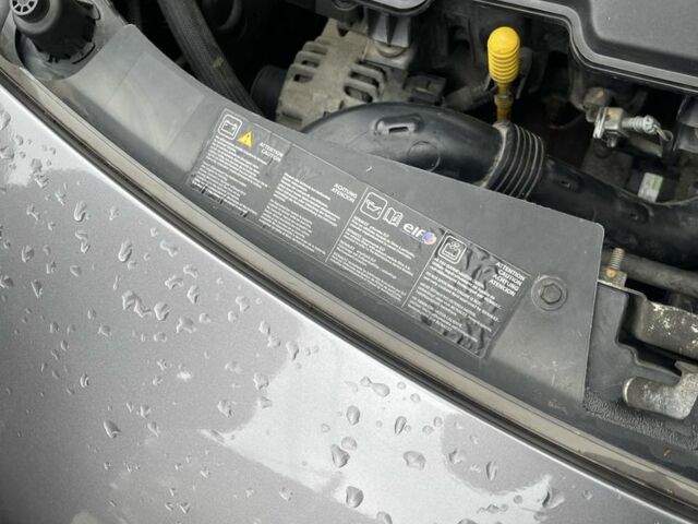 Сірий Рено Кліо, об'ємом двигуна 1.1 л та пробігом 205 тис. км за 4800 $, фото 1 на Automoto.ua