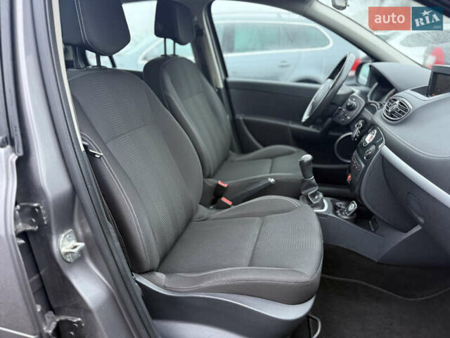 Сірий Рено Кліо, об'ємом двигуна 1.2 л та пробігом 177 тис. км за 5999 $, фото 24 на Automoto.ua