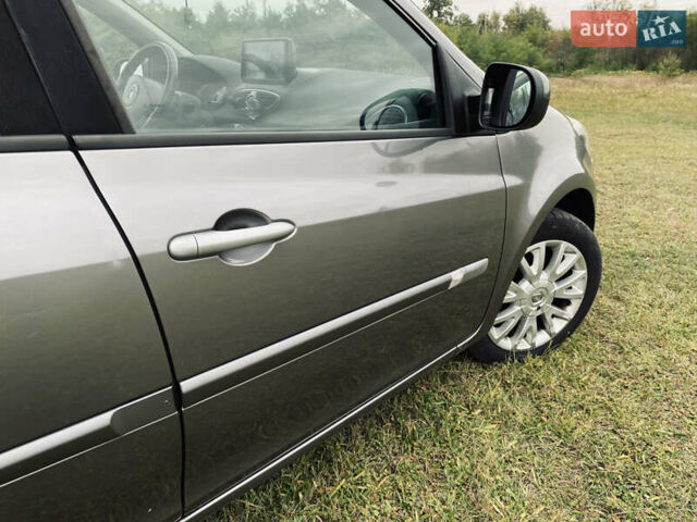 Сірий Рено Кліо, об'ємом двигуна 1.5 л та пробігом 260 тис. км за 5600 $, фото 8 на Automoto.ua