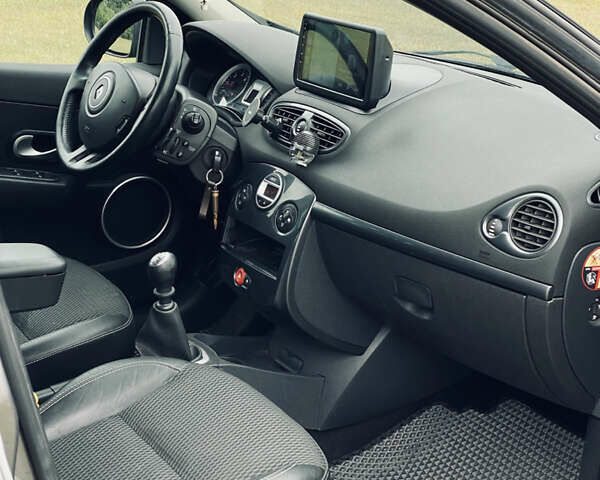 Сірий Рено Кліо, об'ємом двигуна 1.5 л та пробігом 260 тис. км за 5600 $, фото 23 на Automoto.ua