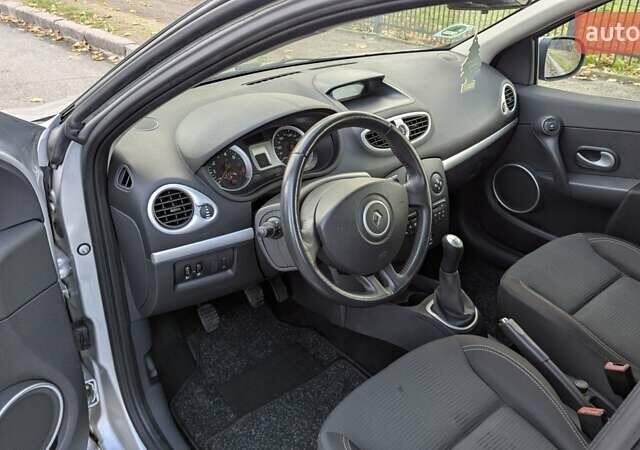 Рено Клио 2010 в Николаеве на Automoto.ua Серый Рено Клио, объемом двигателя 1.2 л и пробегом 192 тыс. км за 5300 $, фото 11 на Automoto.ua