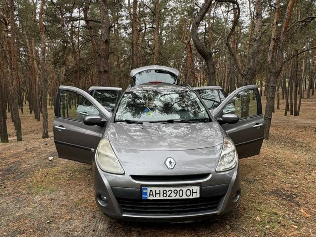 Серый Рено Клио, объемом двигателя 1.2 л и пробегом 220 тыс. км за 5000 $, фото 2 на Automoto.ua