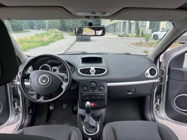 Сірий Рено Кліо, об'ємом двигуна 1.1 л та пробігом 235 тис. км за 4950 $, фото 7 на Automoto.ua