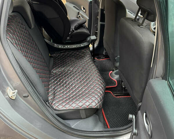 Рено Кліо 2010 у Дніпро (Дніпропетровську) на Automoto.ua Сірий Рено Кліо, об'ємом двигуна 1.15 л та пробігом 220 тис. км за 5000 $, фото 10 на Automoto.ua