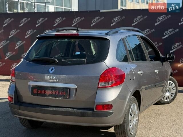 Серый Рено Клио, объемом двигателя 1.2 л и пробегом 202 тыс. км за 5300 $, фото 6 на Automoto.ua
