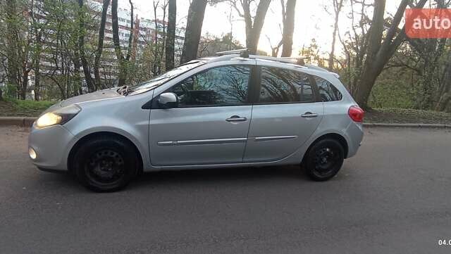 Серый Рено Клио, объемом двигателя 1.6 л и пробегом 246 тыс. км за 4700 $, фото 6 на Automoto.ua