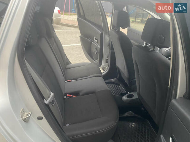 Серый Рено Клио, объемом двигателя 1.15 л и пробегом 192 тыс. км за 5999 $, фото 17 на Automoto.ua