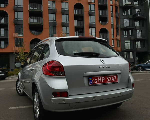 Серый Рено Клио, объемом двигателя 1.2 л и пробегом 226 тыс. км за 5500 $, фото 5 на Automoto.ua