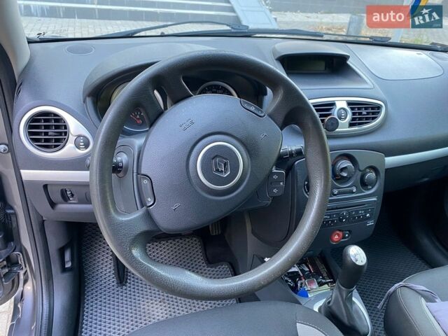 Сірий Рено Кліо, об'ємом двигуна 1.5 л та пробігом 330 тис. км за 5300 $, фото 8 на Automoto.ua