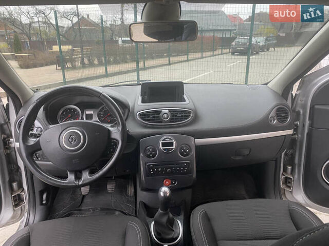 Серый Рено Клио, объемом двигателя 1.15 л и пробегом 192 тыс. км за 5999 $, фото 19 на Automoto.ua