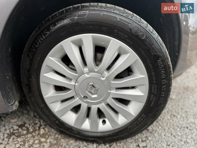 Сірий Рено Кліо, об'ємом двигуна 1.2 л та пробігом 170 тис. км за 6555 $, фото 13 на Automoto.ua