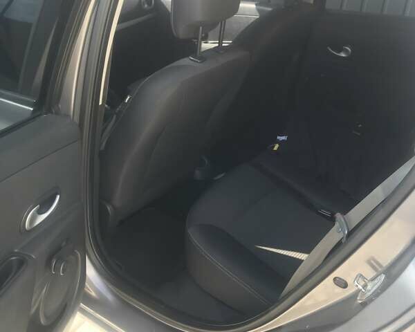Сірий Рено Кліо, об'ємом двигуна 1.15 л та пробігом 210 тис. км за 3650 $, фото 7 на Automoto.ua