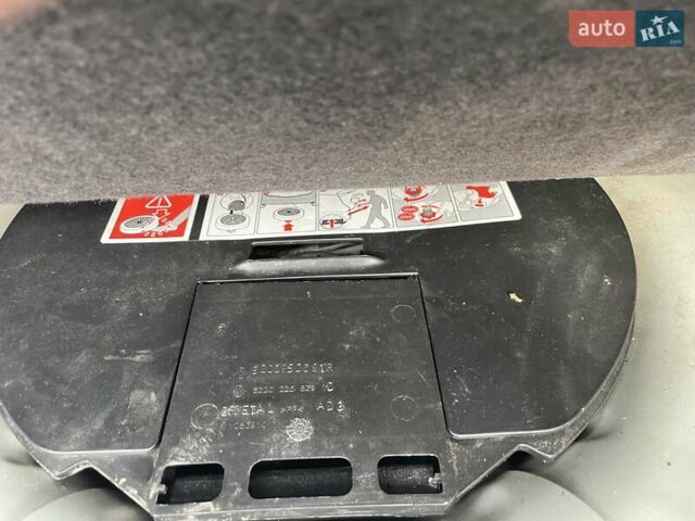 Сірий Рено Кліо, об'ємом двигуна 1.15 л та пробігом 225 тис. км за 4499 $, фото 22 на Automoto.ua