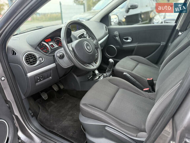 Сірий Рено Кліо, об'ємом двигуна 1.2 л та пробігом 170 тис. км за 6555 $, фото 16 на Automoto.ua