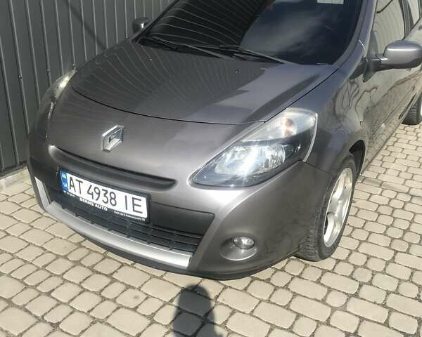Сірий Рено Кліо, об'ємом двигуна 1.15 л та пробігом 210 тис. км за 3650 $, фото 2 на Automoto.ua