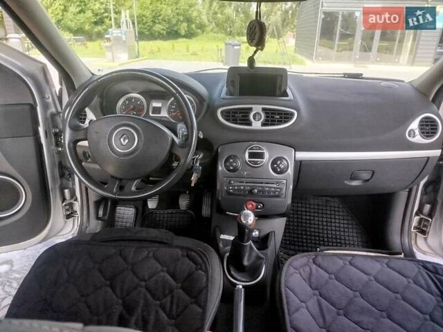 Сірий Рено Кліо, об'ємом двигуна 1.46 л та пробігом 250 тис. км за 5200 $, фото 11 на Automoto.ua