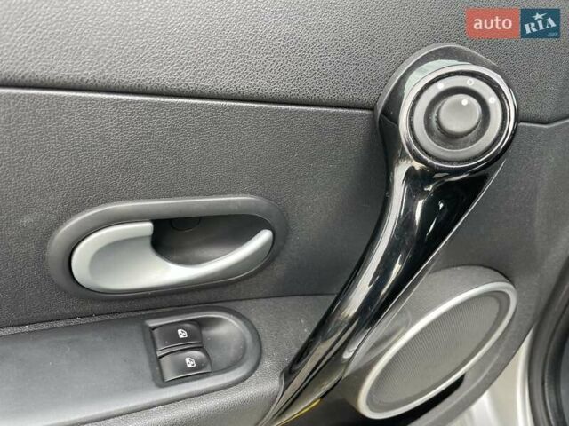 Сірий Рено Кліо, об'ємом двигуна 1.15 л та пробігом 225 тис. км за 4499 $, фото 15 на Automoto.ua