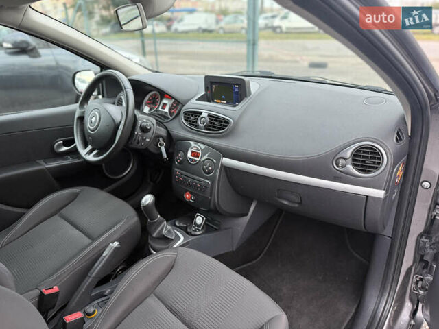 Сірий Рено Кліо, об'ємом двигуна 1.2 л та пробігом 170 тис. км за 6555 $, фото 32 на Automoto.ua