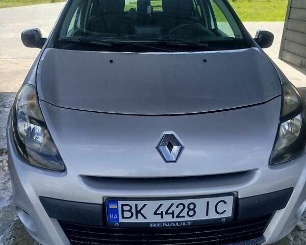 Сірий Рено Кліо, об'ємом двигуна 1.46 л та пробігом 250 тис. км за 5200 $, фото 7 на Automoto.ua