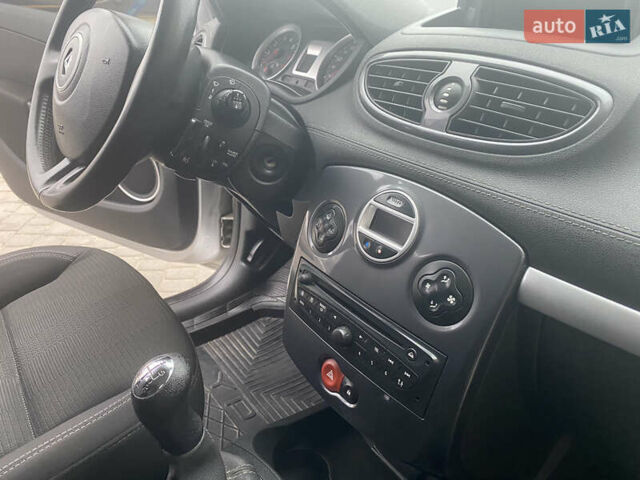 Серый Рено Клио, объемом двигателя 1.15 л и пробегом 192 тыс. км за 5999 $, фото 22 на Automoto.ua