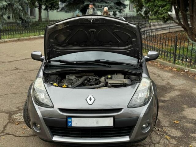 Сірий Рено Кліо, об'ємом двигуна 1.2 л та пробігом 225 тис. км за 4700 $, фото 3 на Automoto.ua