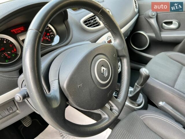 Сірий Рено Кліо, об'ємом двигуна 1.5 л та пробігом 247 тис. км за 5499 $, фото 80 на Automoto.ua