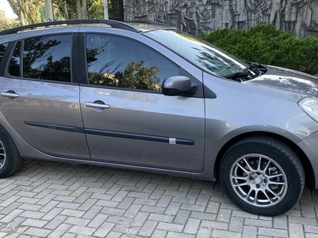Сірий Рено Кліо, об'ємом двигуна 1.5 л та пробігом 330 тис. км за 4997 $, фото 1 на Automoto.ua