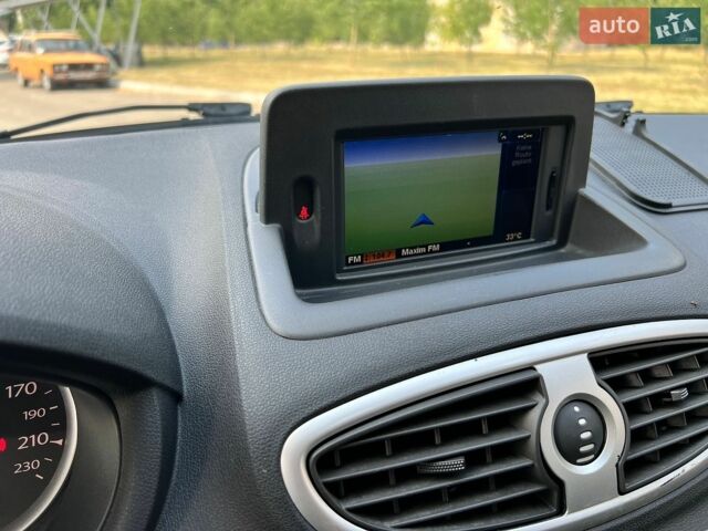 Сірий Рено Кліо, об'ємом двигуна 1.5 л та пробігом 247 тис. км за 5499 $, фото 47 на Automoto.ua