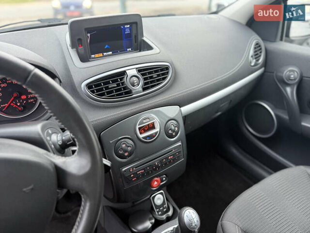 Сірий Рено Кліо, об'ємом двигуна 1.2 л та пробігом 170 тис. км за 6555 $, фото 19 на Automoto.ua