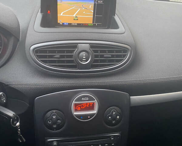 Серый Рено Клио, объемом двигателя 1.15 л и пробегом 192 тыс. км за 5999 $, фото 25 на Automoto.ua