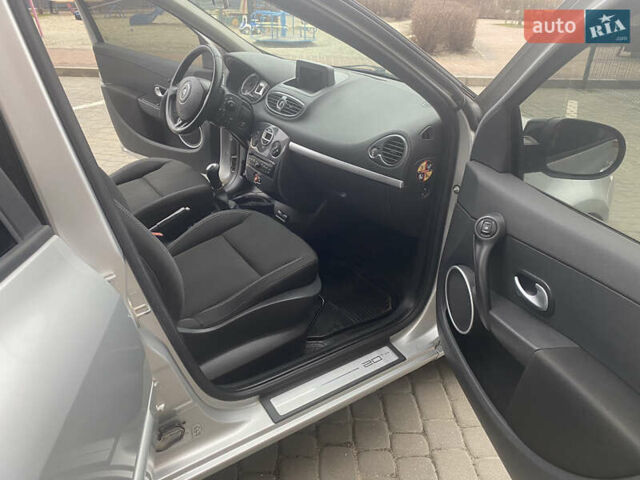 Серый Рено Клио, объемом двигателя 1.15 л и пробегом 192 тыс. км за 5999 $, фото 16 на Automoto.ua